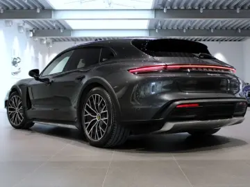 Porsche Taycan 4 Cross Turismo