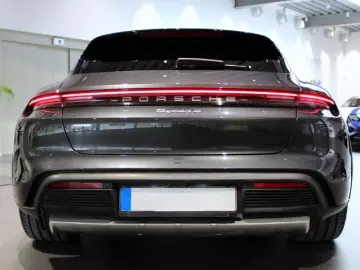 Porsche Taycan 4 Cross Turismo