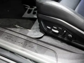 Porsche Taycan 4 Cross Turismo