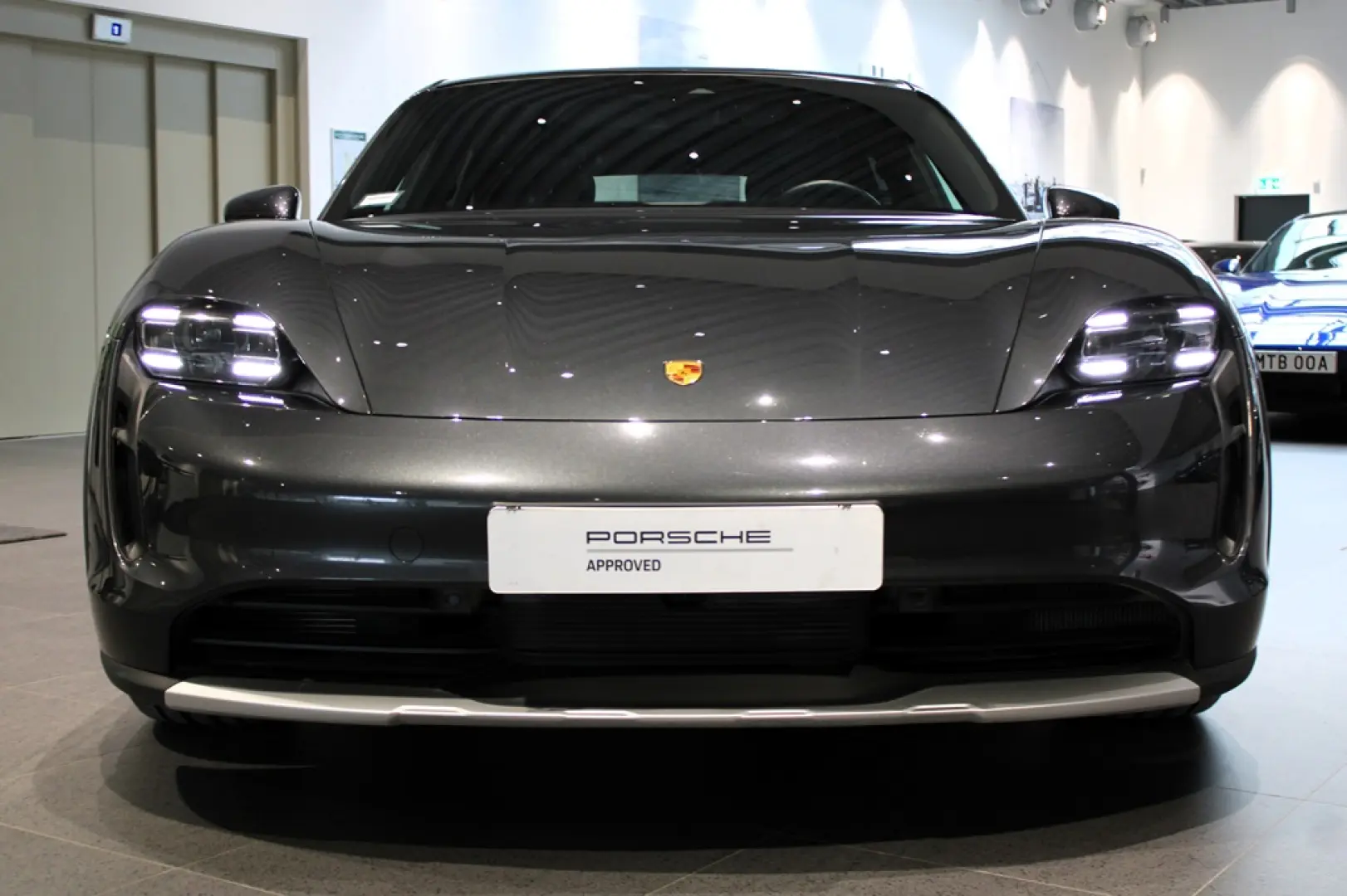 Porsche Taycan 4 Cross Turismo