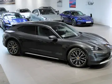 Porsche Taycan 4 Cross Turismo