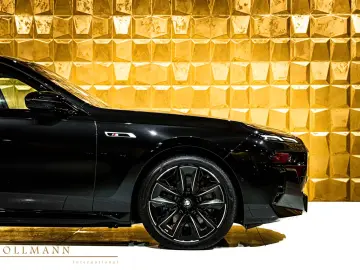 BMW M760e xDrive +SKY LOUNGE+M SPORT BRAKE SYSTEM+
