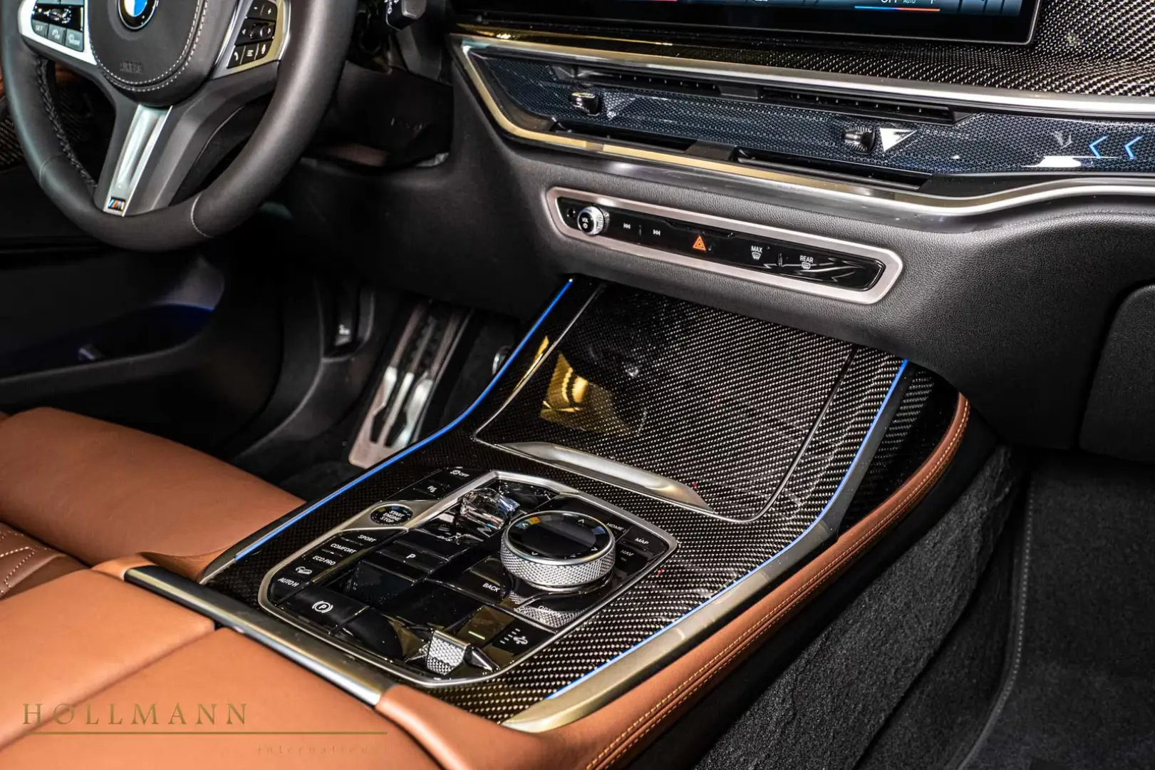 BMW X7 xDrive 40d +MSPORT PRO + SKY LOUNGE + HARMAN