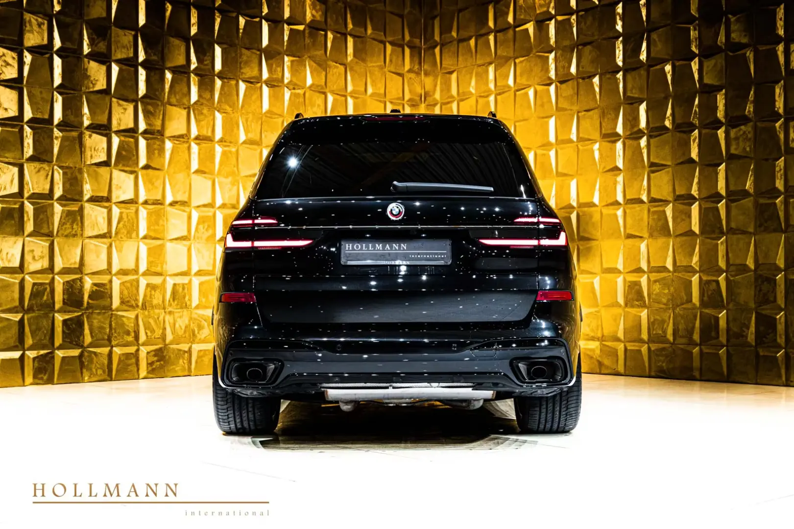 BMW X7 xDrive 40d +MSPORT PRO + SKY LOUNGE + HARMAN