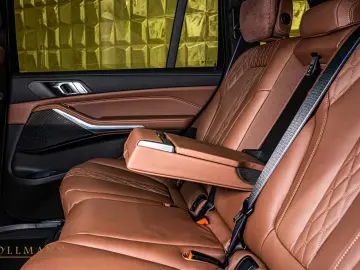 BMW X7 xDrive 40d +MSPORT PRO + SKY LOUNGE + HARMAN