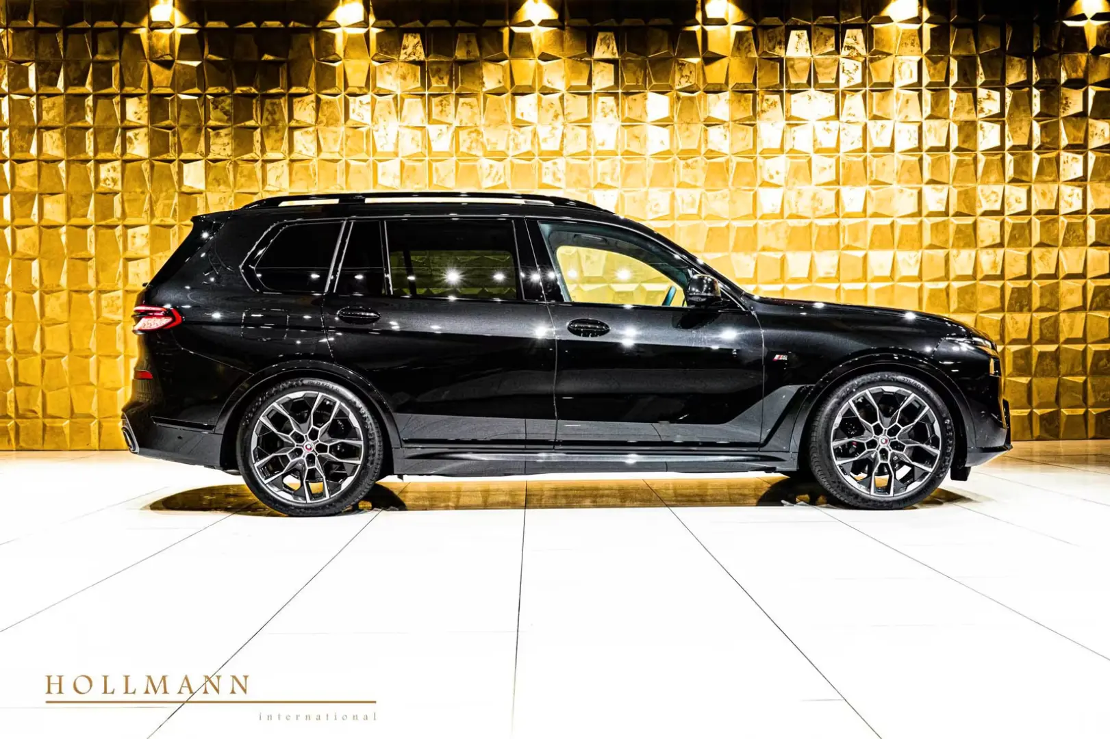 BMW X7 xDrive 40d +MSPORT PRO + SKY LOUNGE + HARMAN