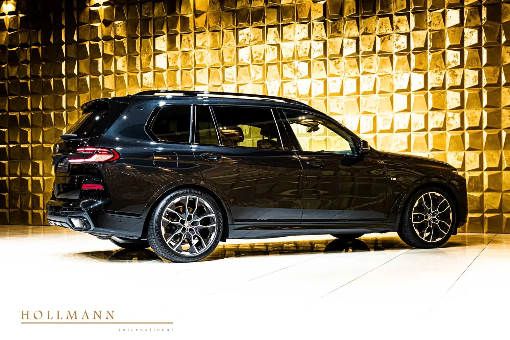 BMW X7 xDrive 40d +MSPORT PRO + SKY LOUNGE + HARMAN