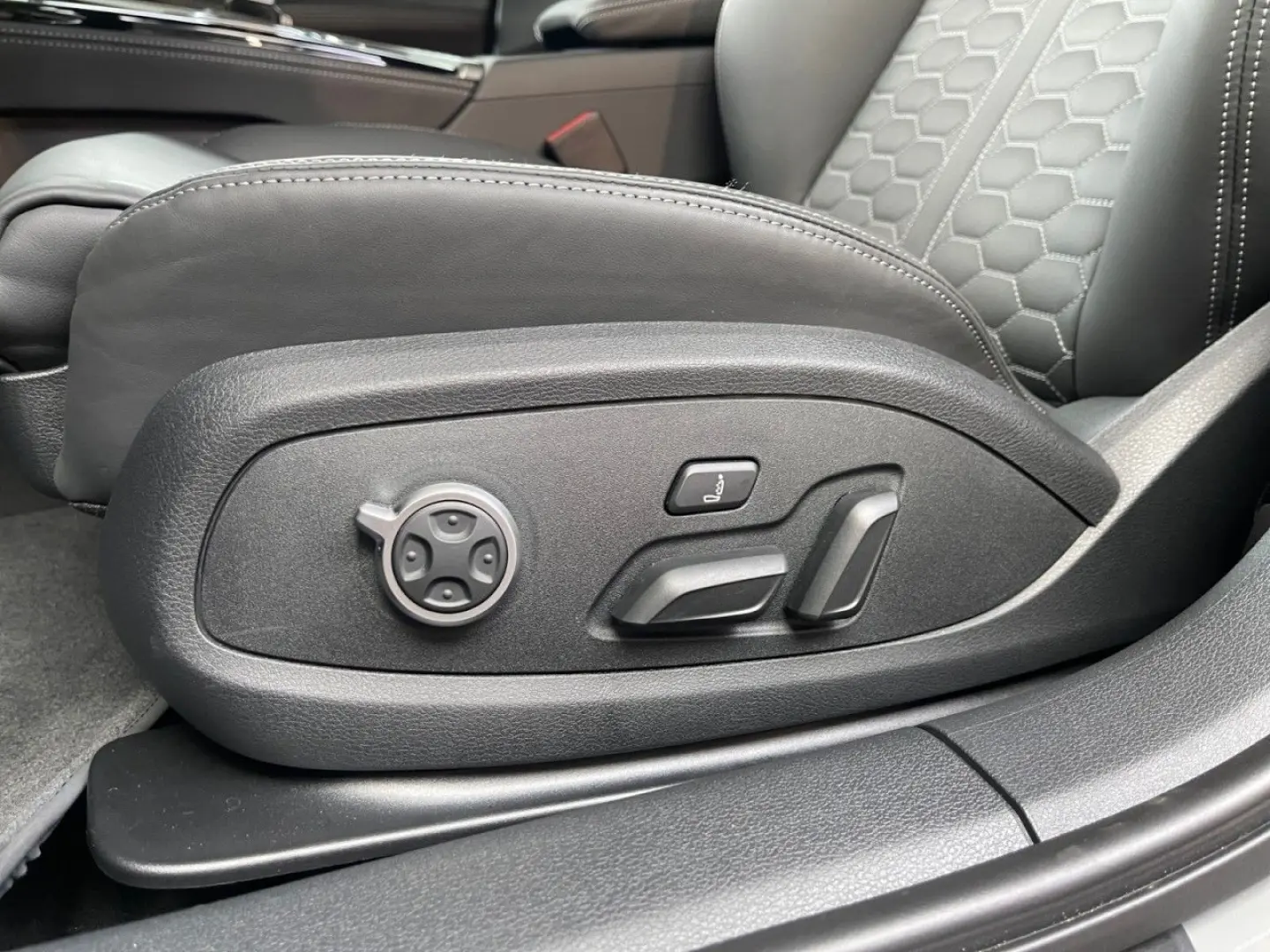 RS 4 Avant 2.9 TFSI tiptronic 360 HuD Massage