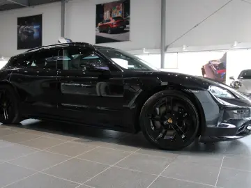 Porsche Taycan GTS Sport Turismo