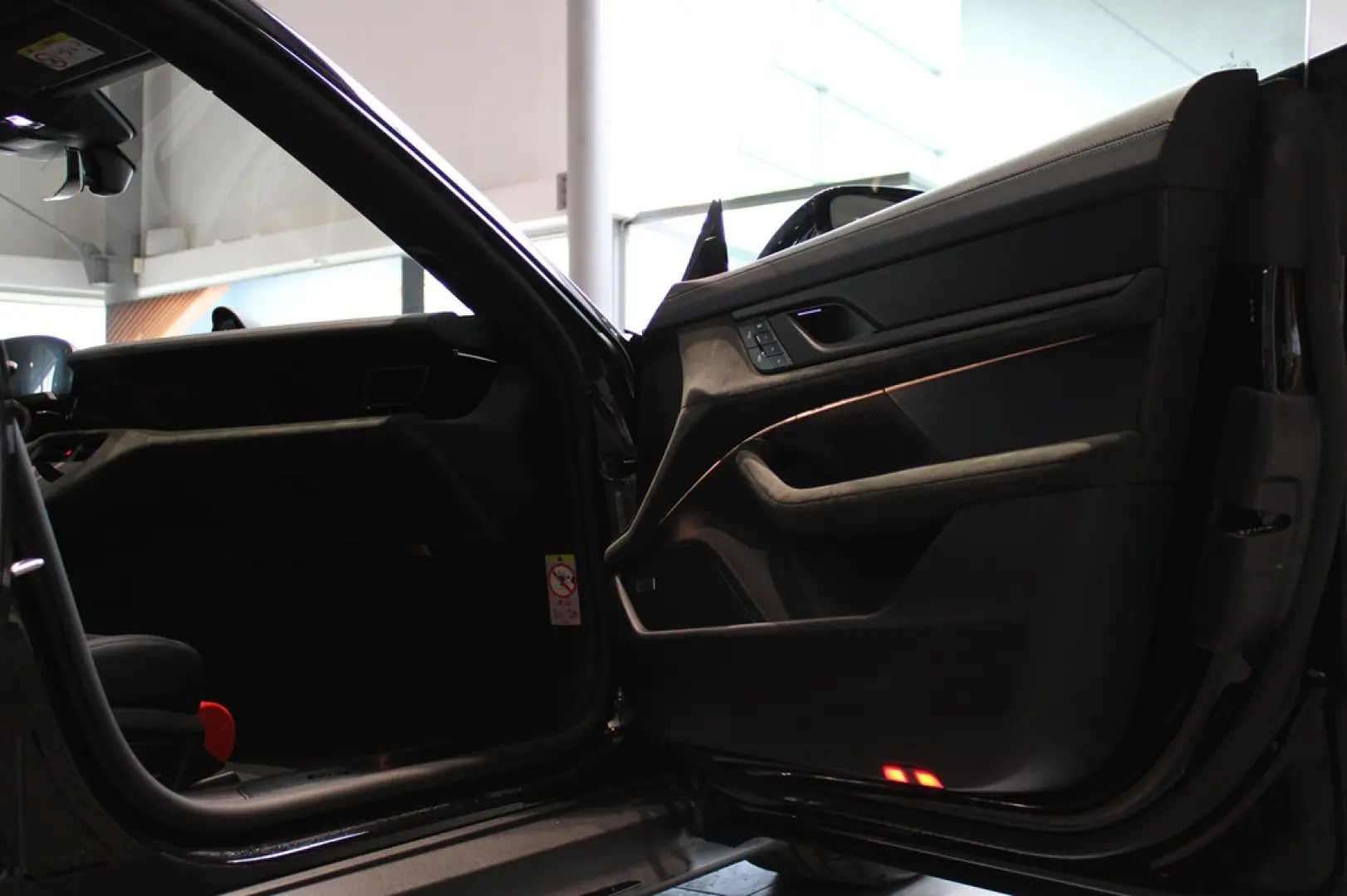 Porsche Taycan GTS Sport Turismo