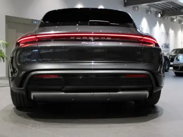 Porsche Taycan 4 Cross Turismo