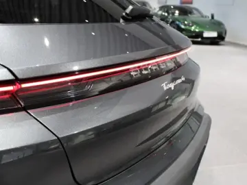 Porsche Taycan 4 Cross Turismo