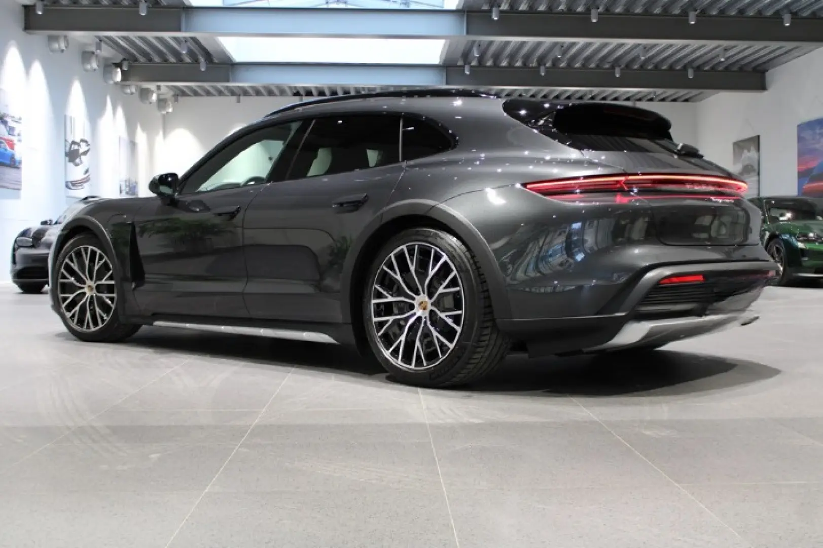 Porsche Taycan 4 Cross Turismo