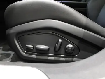 Porsche Taycan 4 Cross Turismo