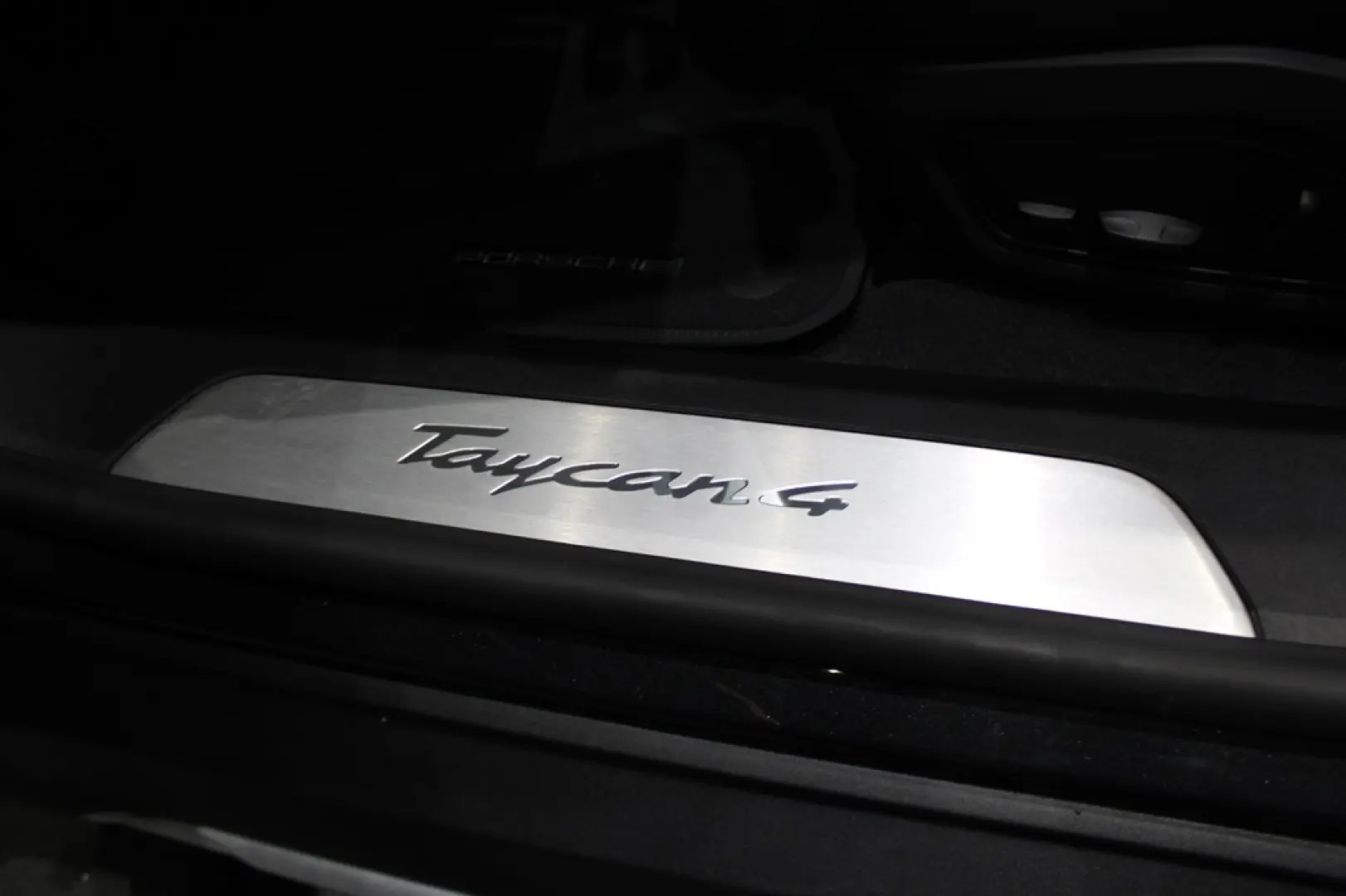 Porsche Taycan 4 Cross Turismo