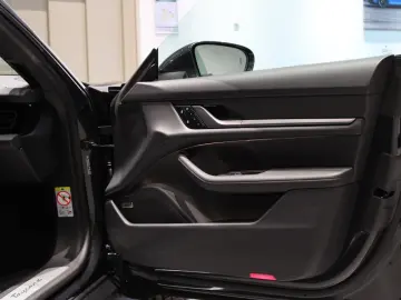 Porsche Taycan 4 Cross Turismo