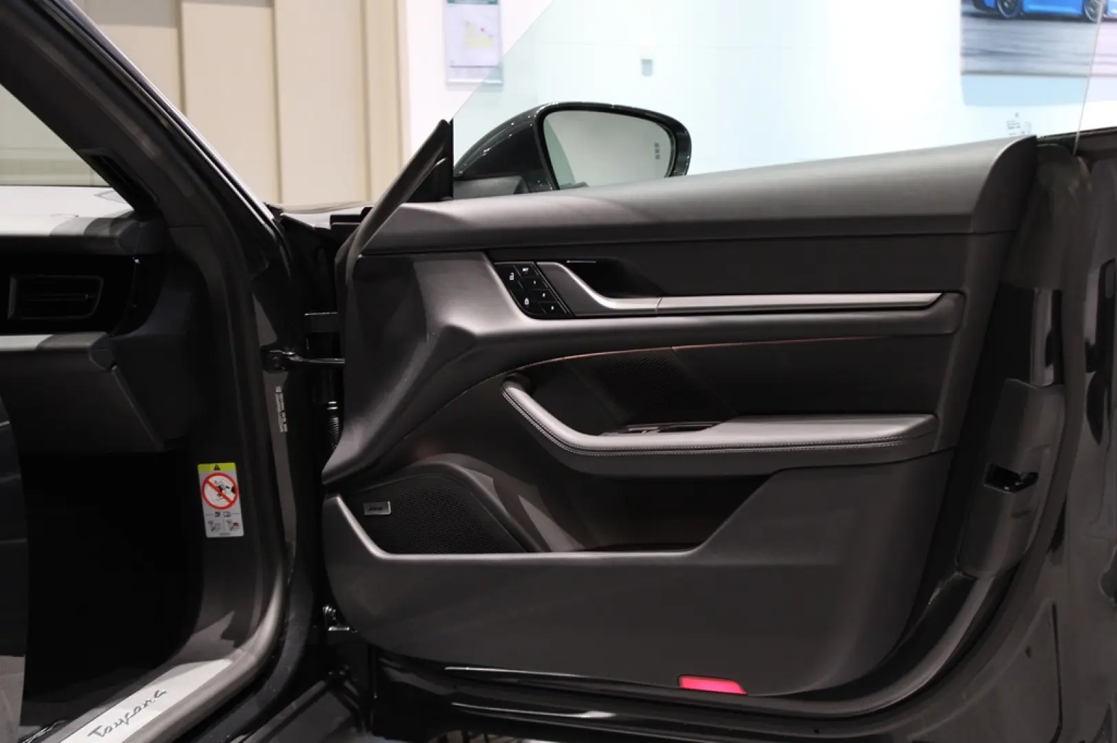 Porsche Taycan 4 Cross Turismo