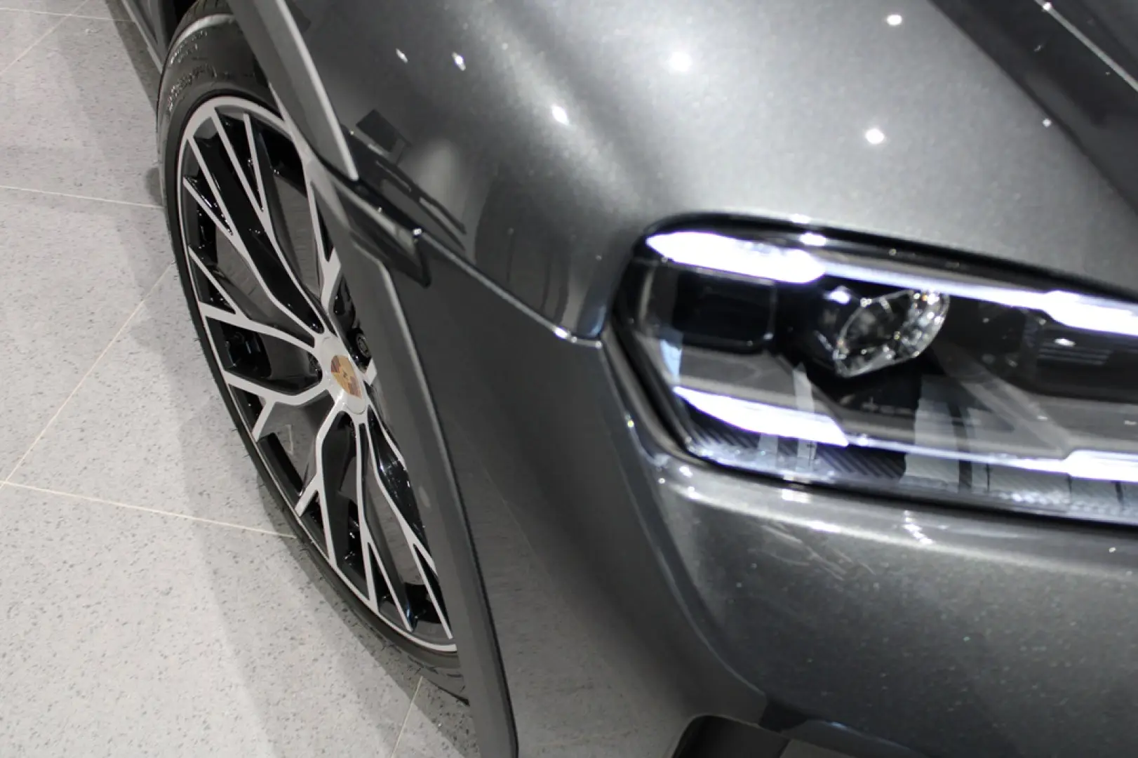 Porsche Taycan 4 Cross Turismo