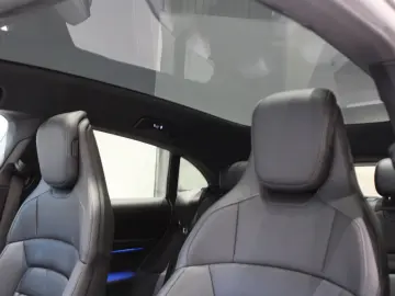 Porsche Taycan 4 Cross Turismo