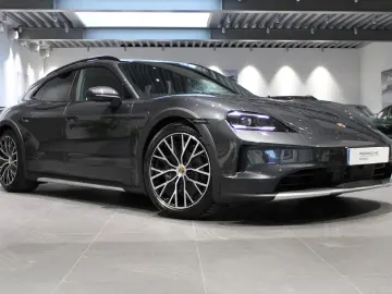 Porsche Taycan 4 Cross Turismo