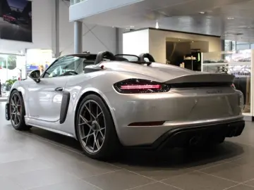 Porsche 718 Spyder RS