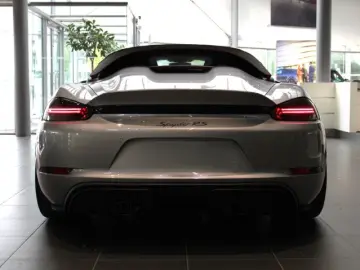 Porsche 718 Spyder RS