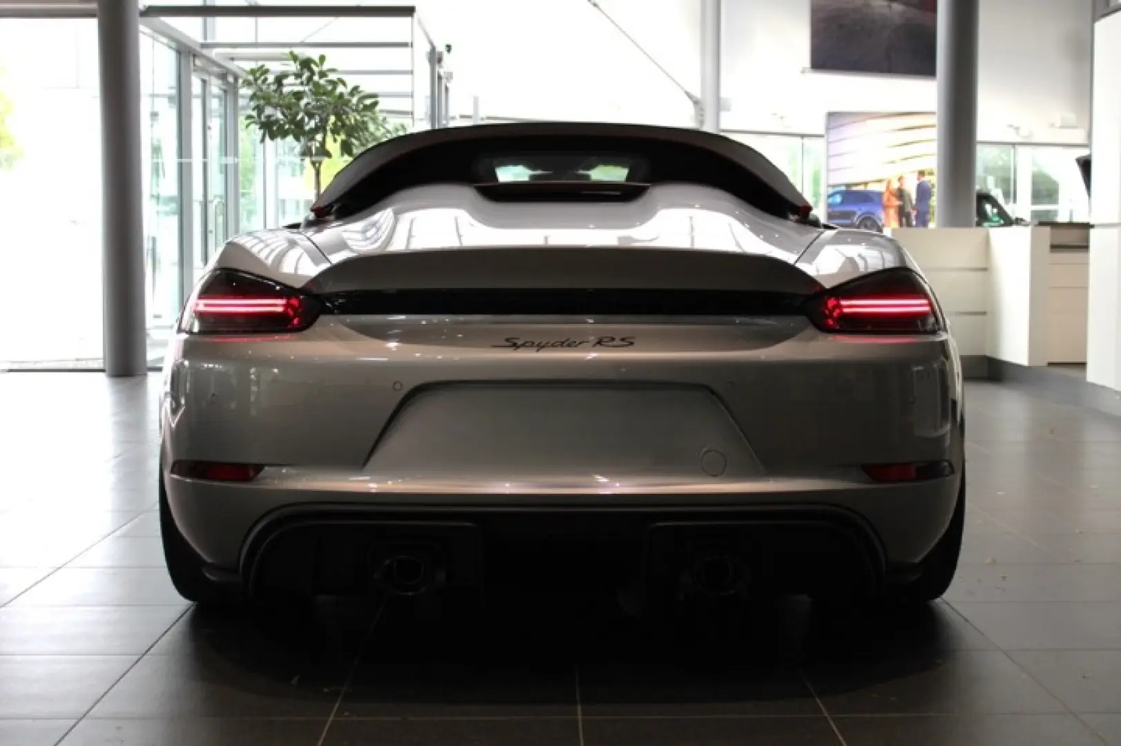 Porsche 718 Spyder RS