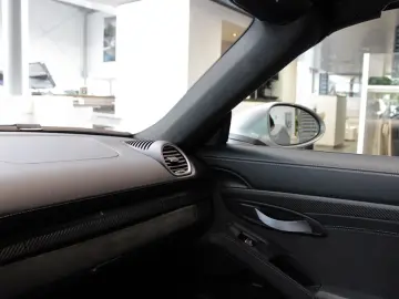 Porsche 718 Spyder RS
