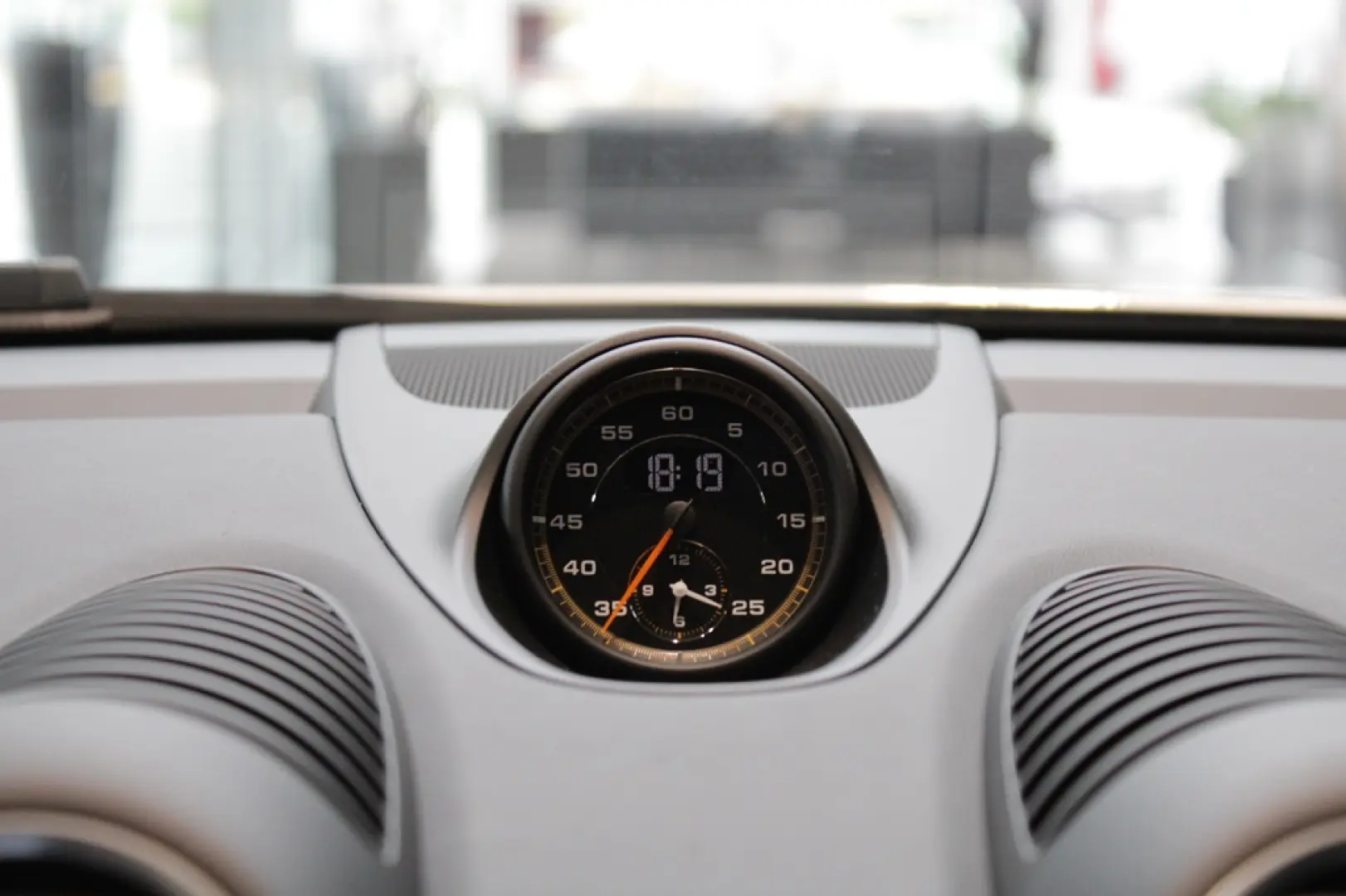 Porsche 718 Spyder RS
