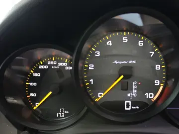 Porsche 718 Spyder RS