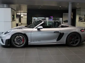 Porsche 718 Spyder RS