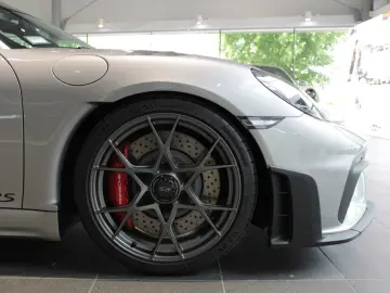 Porsche 718 Spyder RS