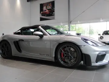 Porsche 718 Spyder RS