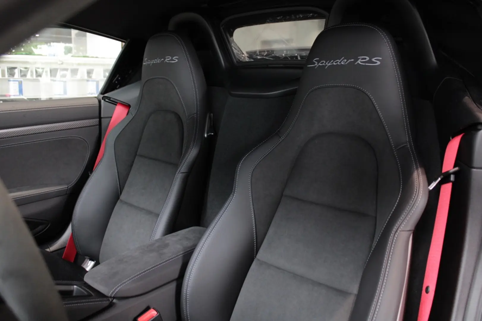 Porsche 718 Spyder RS