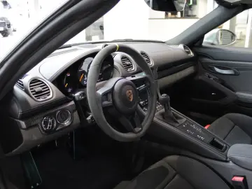 Porsche 718 Spyder RS