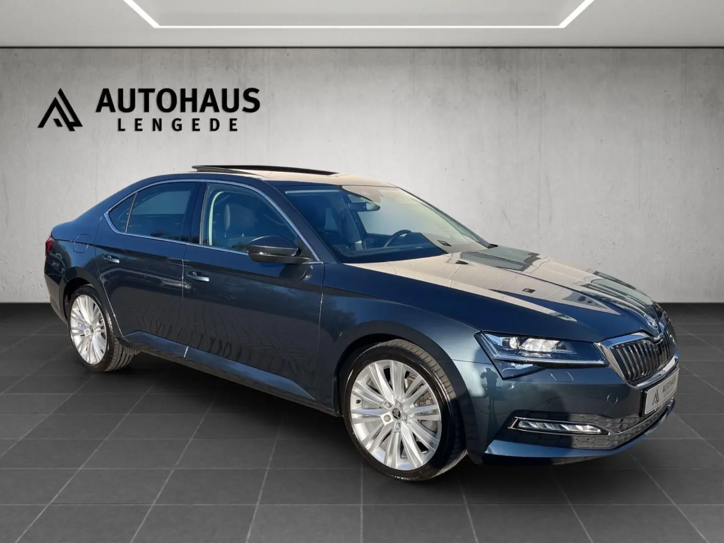Superb 2.0 TDI DSG Style*PANO*LED*DIGITAL*19