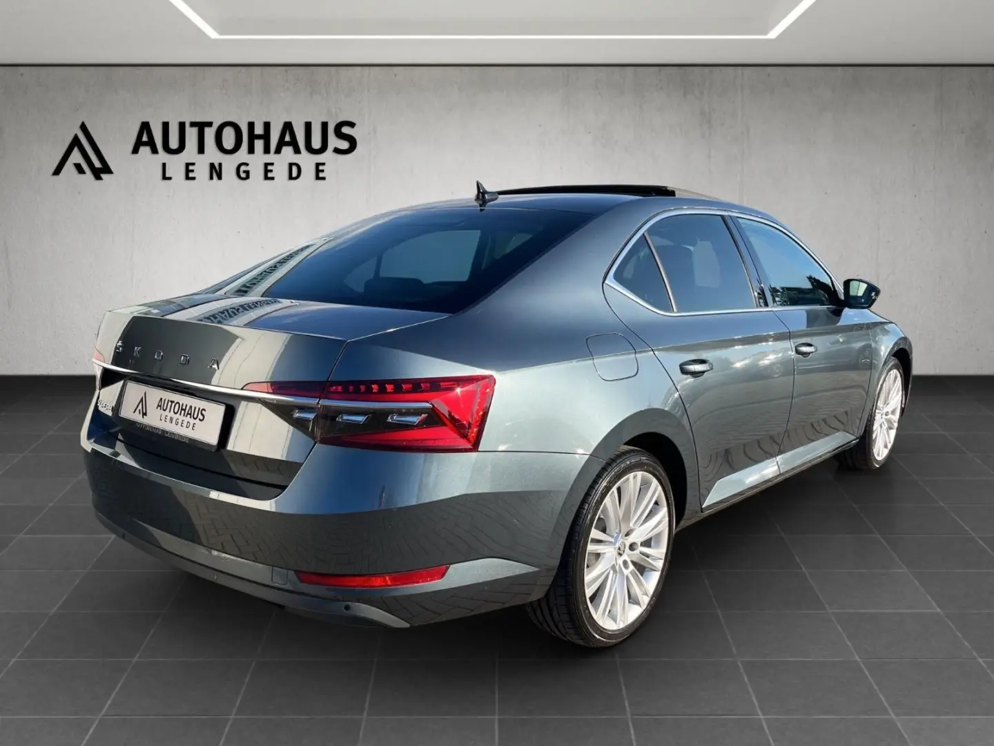 Superb 2.0 TDI DSG Style*PANO*LED*DIGITAL*19