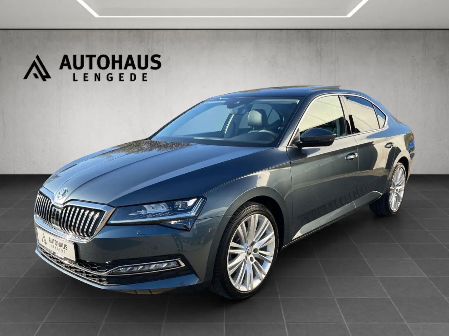 Superb 2.0 TDI DSG Style*PANO*LED*DIGITAL*19