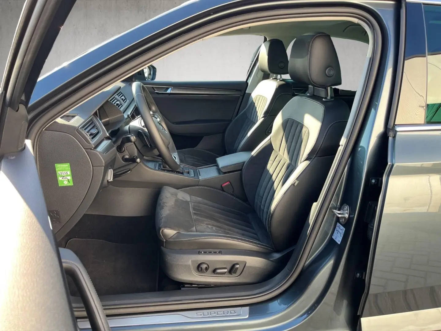 Superb 2.0 TDI DSG Style*PANO*LED*DIGITAL*19