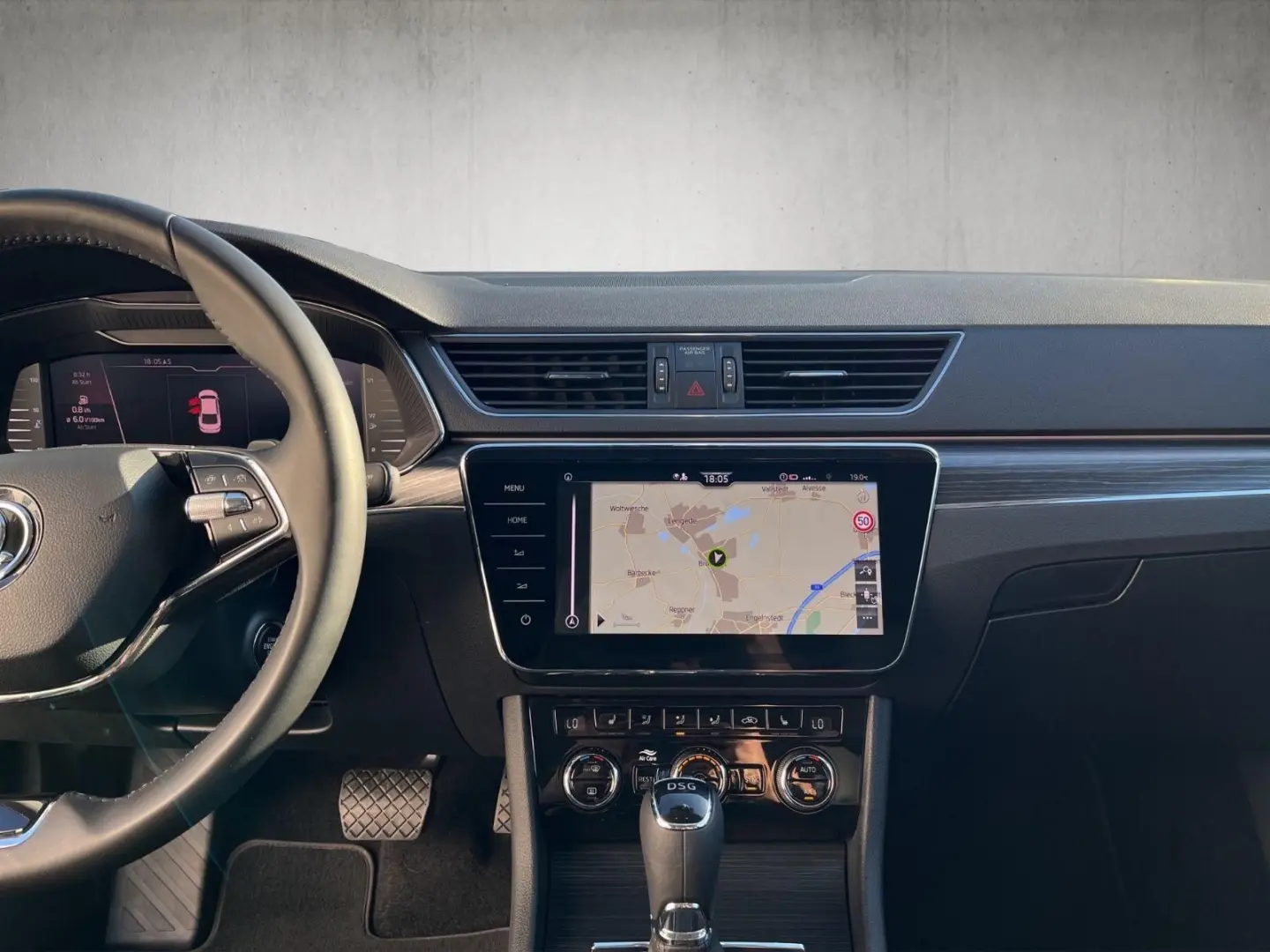 Superb 2.0 TDI DSG Style*PANO*LED*DIGITAL*19