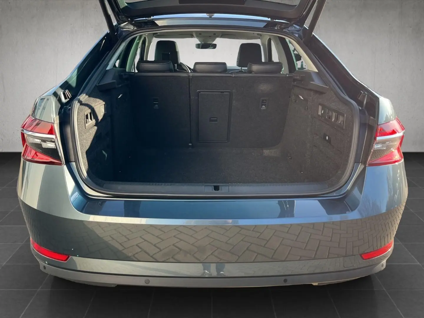 Superb 2.0 TDI DSG Style*PANO*LED*DIGITAL*19