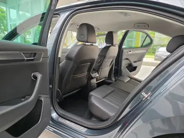 Superb Limo Premium Edition Canton-Sound RKamera