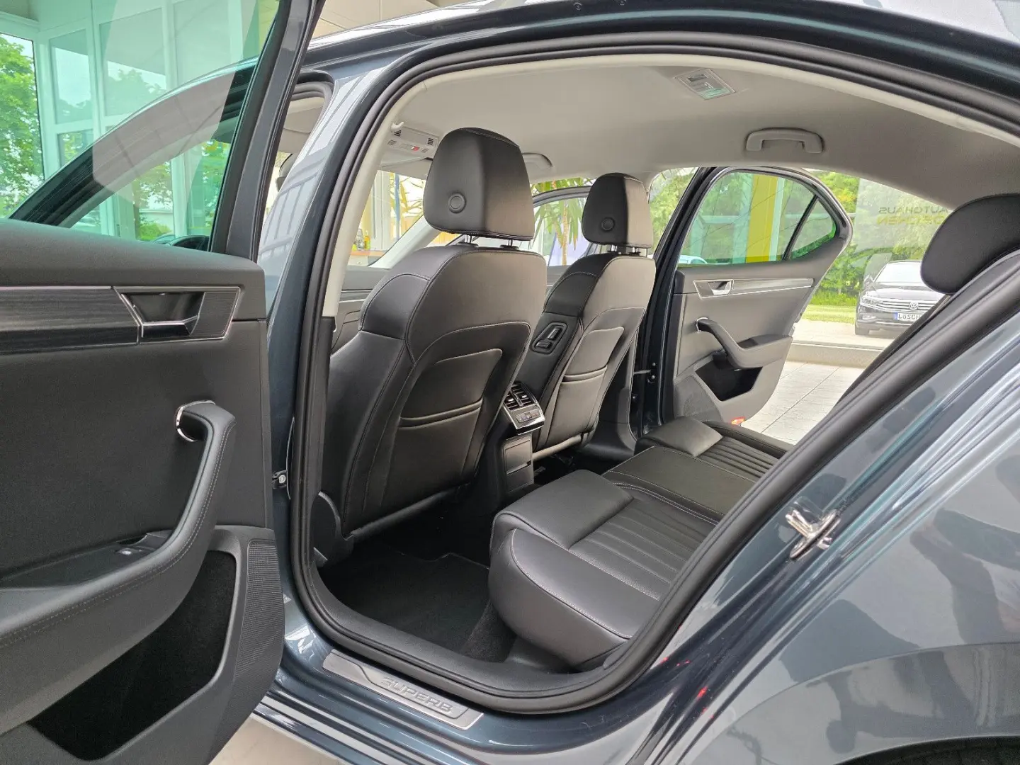 Superb Limo Premium Edition Canton-Sound RKamera