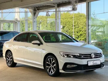 Passat*Lim.*2.0 TDI*DSG*Elegance*R-Line*IQ*CAM*