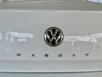 Passat*Lim.*2.0 TDI*DSG*Elegance*R-Line*IQ*CAM*