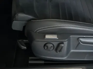 Passat*Lim.*2.0 TDI*DSG*Elegance*R-Line*IQ*CAM*