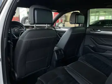 Passat*Lim.*2.0 TDI*DSG*Elegance*R-Line*IQ*CAM*