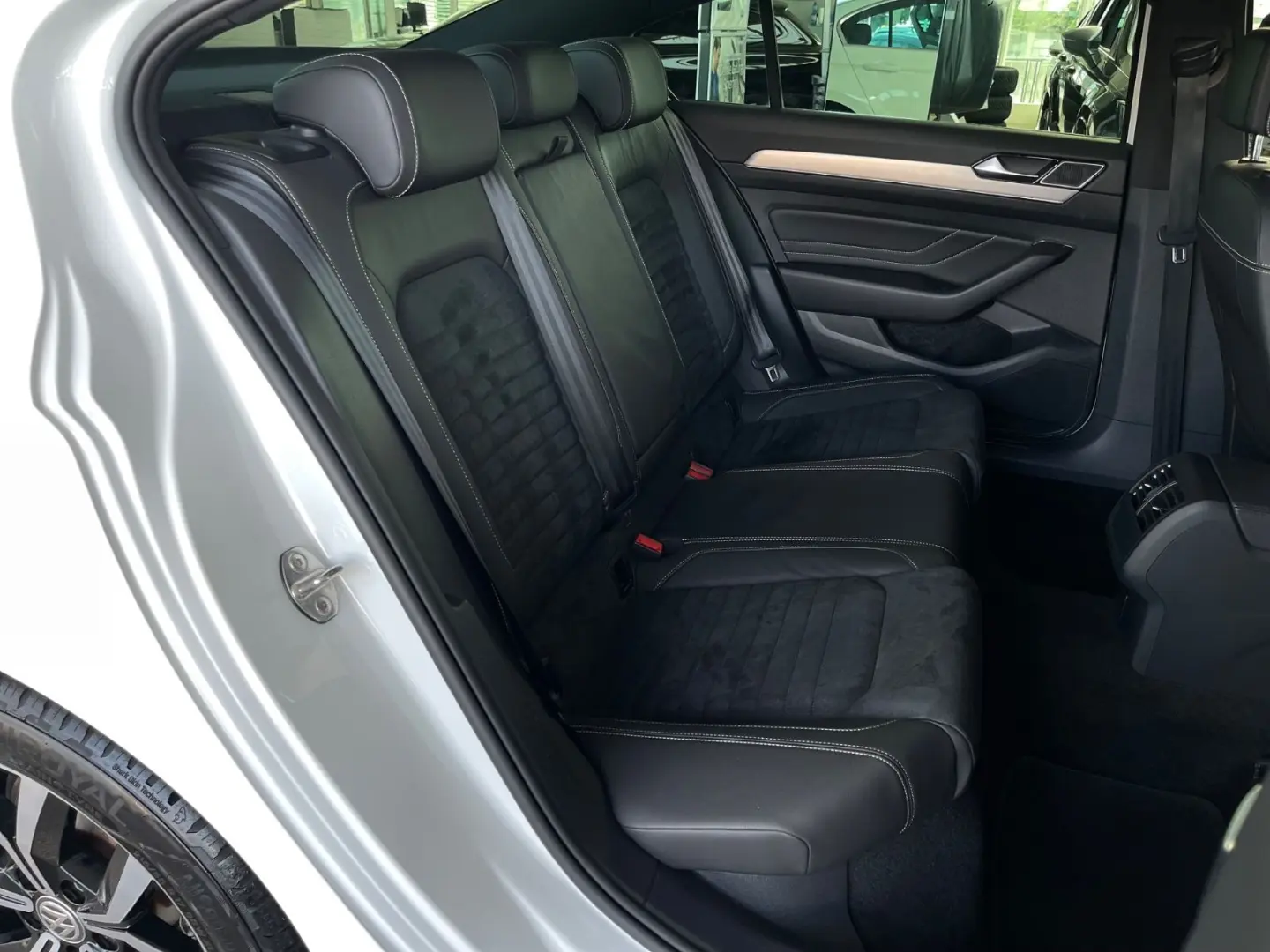 Passat*Lim.*2.0 TDI*DSG*Elegance*R-Line*IQ*CAM*