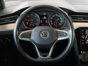 Passat*Lim.*2.0 TDI*DSG*Elegance*R-Line*IQ*CAM*