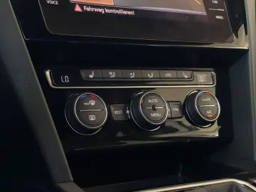 Passat*Lim.*2.0 TDI*DSG*Elegance*R-Line*IQ*CAM*